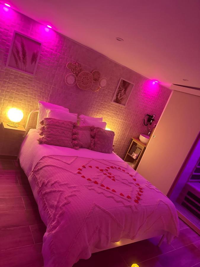 Love Room. Une Bulle D Evasion. Lisses Bagian luar foto